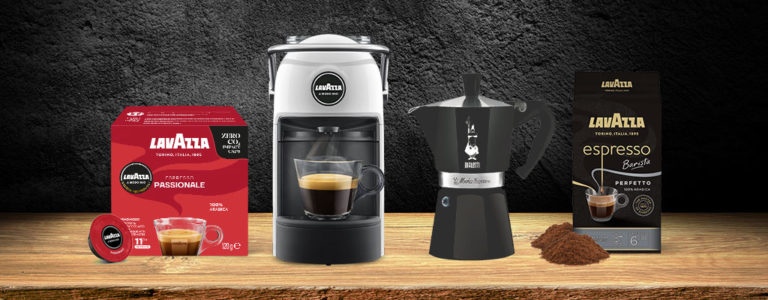 cafetera de capsulas y cafe molido